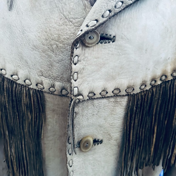 Wow 🤩 Vintage Wilderness Wayne Western Fringe Jacket - Hand Engraved/Signed - Picture 7 of 13